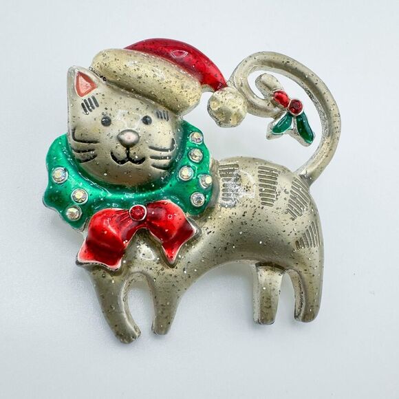Vintage Signed AJMC Christmas Kitty Cat Santa Wreath Brooch Festive Feline Fun - Picture 1 of 9